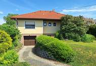 Zwei zusammengebaute Bungalows mit einem Preis