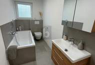 FRISCH RENOVIERT MIT POTENTIAL AUF ZWEIFAMILIENHAUS