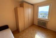 Renovierungsbedürftige Wohnung mit herrlichem Ausblick in Waidmannsdorf