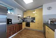 Erstklassige 3-Zi-Eigentumswohnung mit Loggia und 2 TG- Stellplätzen!