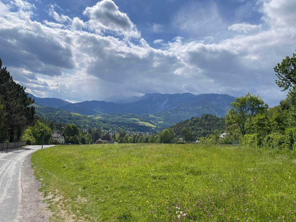PERFEKTER Baugrund + RARITÄT + IMPOSANTE Grundstücksgröße + FERNSICHT + SONNIG!