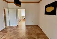 Vermietete Wohnung und Büroräumlichkeiten inkl. Garagen + Swimmingpool