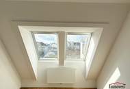 HOFSEITIG - Schöne 4-Zimmerdachgeschosswohnung mit Terrasse und Klimaanlage!