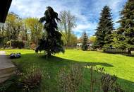 Sehr gepflegter Bungalow mit Terrasse, Garage, Carport und liebevoller Gartengestaltung in ruhiger Lage.