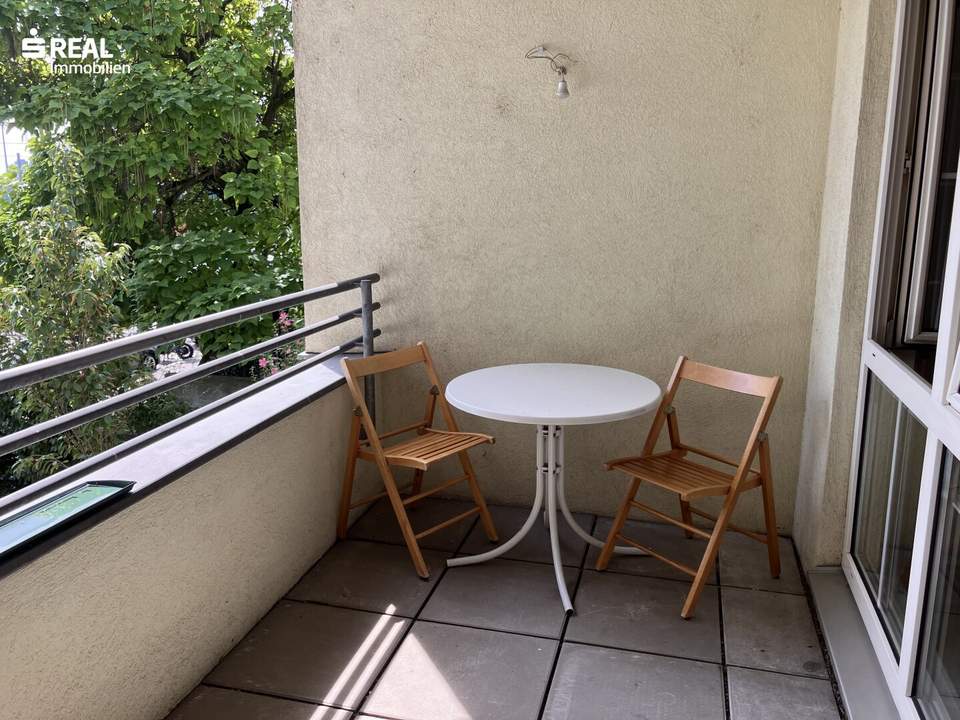 Erste eigene Wohnung? Ruhig wohnen mit Loggia nahe Schloss Hetzendorf