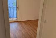Exklusiver Neubau im 10. Stock mit Seeblick, Kochinsel & großzügigem Balkon – moderne 3-Zimmer-Wohnung