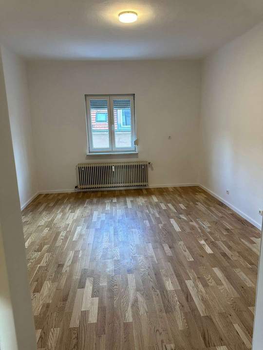 Ab Juni verfügbar: Freundliche 2-Zimmer-Wohnung mit Kellerabteil in zentraler Lage!