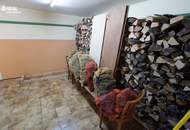 7321 Lackendorf: Ruhelage! Teilsaniertes und bezugsfertiges Einfamilienhaus mit Garage und großem Garten!