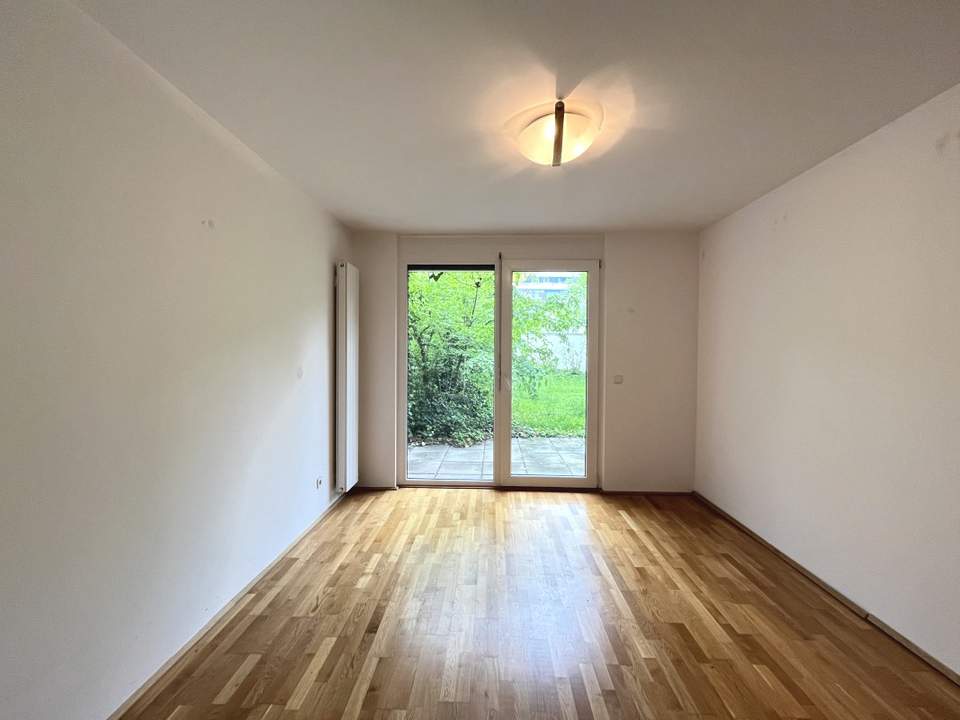 Traumhafte 2-Zimmer-Terrassenwohnung und Eigengarten nächst AKH!