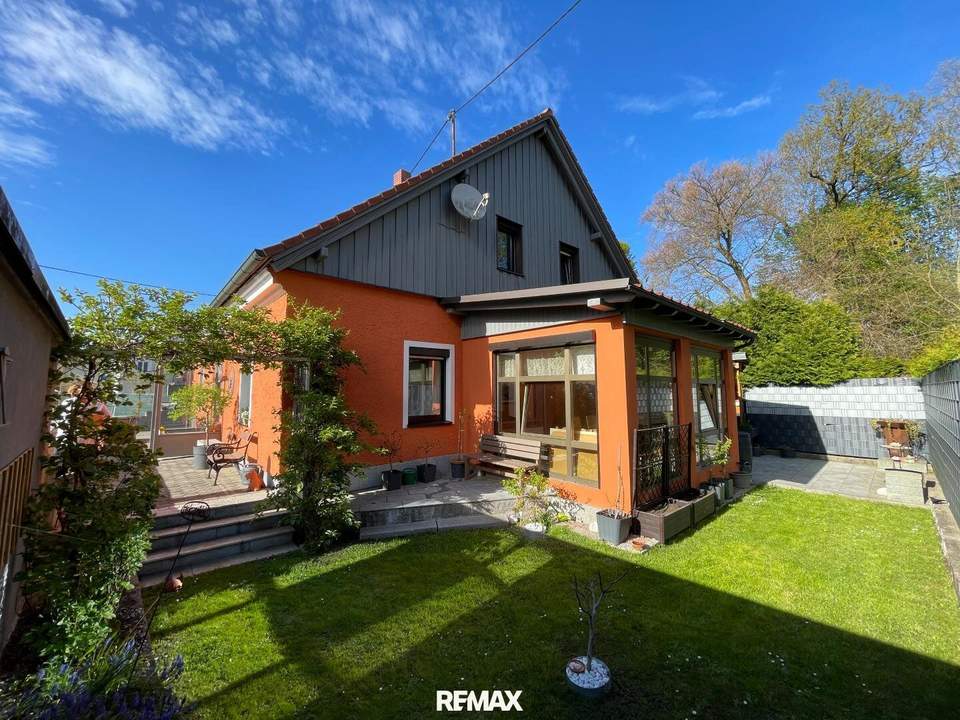 Zentral gelegenes Einfamilienhaus mit Garten und Garage in Schärding