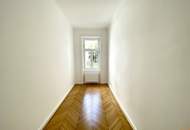 Museumsquartier: Erstbezug: Elegante 5,5 Zimmer-Altbauwohnung mit Balkon
