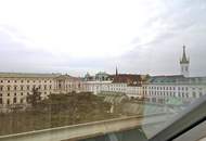 Möbliertes Luxuspenthouse mit Garage und Blick auf die Hofburg