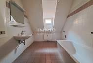 TOP Innenstadtlage: 3 - Zimmer- DG- Wohnung im Altbau | Sackstraße 14 Top 26
