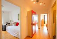 Perfekte 3-Zimmer Wohnung mit Balkon und Garagenplatz, ruhig, vollmöbliert