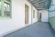 Heller Altbau mit großzügigem Balkon
