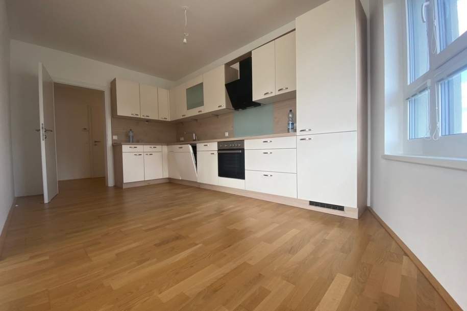 NEU ++ VIER Zimmer mit TERRASSE und GARAGENPLATZ, Wohnung-miete, 1.299,00,€, 2700 Wiener Neustadt(Stadt)