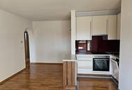 Neu sanierte 3-Zimmer Wohnung mit Küche und Balkon!