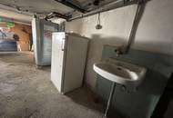 Haus in Grünruhelage mit offener Terrasse, Balkon und Garage