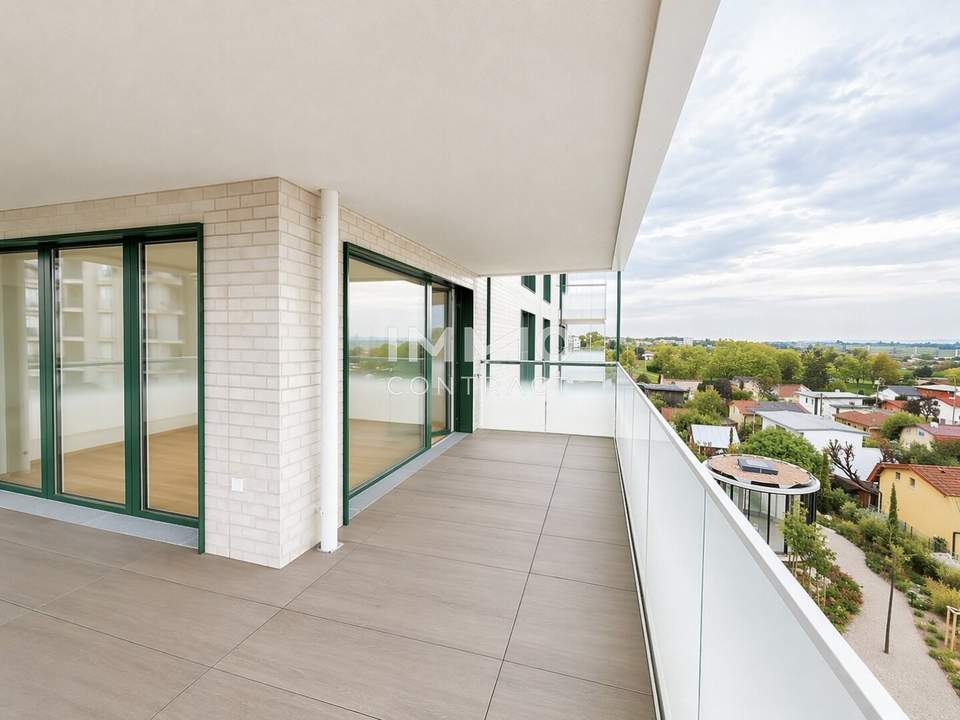 Commission free: 4th Floor - Timeless Living Surrounded by Nature & Design