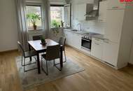 Perfekte Wohnung für junge Familien und Pärchen dank idyllischer Grünlage und optimaler Infrastruktur! Kompakte und sehr flexibel nutzbare Raumaufteilung! Neu saniert und sofort beziehbar!