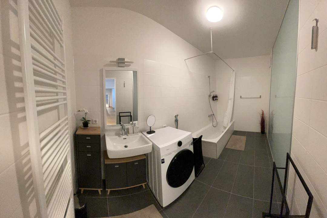 "Helle 3 Zi-Wohnung bezugsfertig mit bester Anbindung"