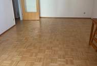 Auffallend exzellente Dachgeschoßwohnung nähe KF-Uni zu vermieten !