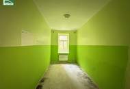 Renovierungsbedürftige Erdgeschoss-Wohnung in Hofruhelage nahe U4 und U6! Grenze zum 6. und 12. Bezirk!