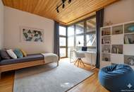 Sie brauchen viel Platz? Wir haben die Lösung. Sanierungsbedürftiges Architektenhaus in bester Lage.