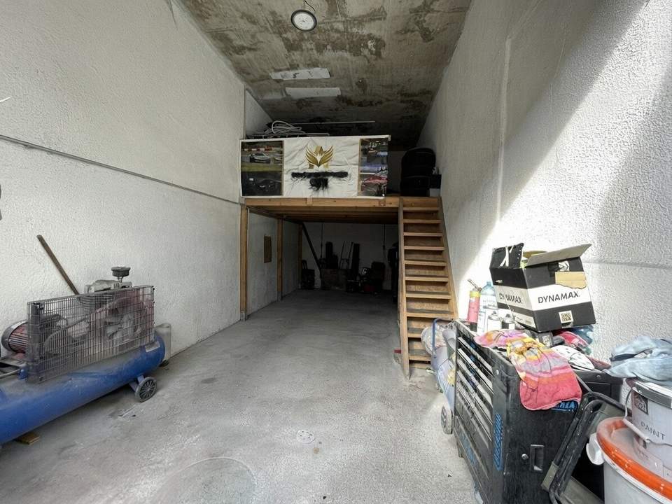 PROVISIONSFREI!!! Moderne Lager-/Garagenhalle ca. 36 m² zu vermieten FA6