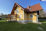 SONNENLAGE - Neuwertiges ca. 160m2 großes Traumhaus mit idyllischem Garten + Terrasse, 2 Garagen & Top-Ausstattung in Ruhelage