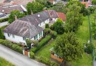 Bungalow mit Nebengebäude und großem Garten