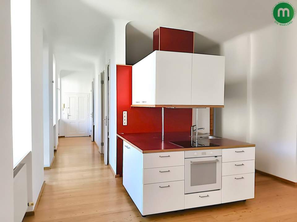 Herrliche Altbau-Wohnung: 4,5 Zimmer mit Loggia und Gartenanteil