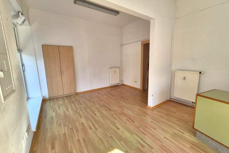 Toplage: Geräumiges Ladenlokal (54m²) mit Schaufenster im Zentrum von Fürstenfeld!, Gewerbeobjekt-miete, 733,03,€, 8280 Hartberg-Fürstenfeld