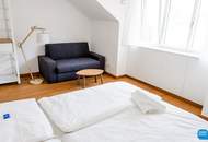 Komplett möblierte Dachgeschosswohnung mit Terrasse
