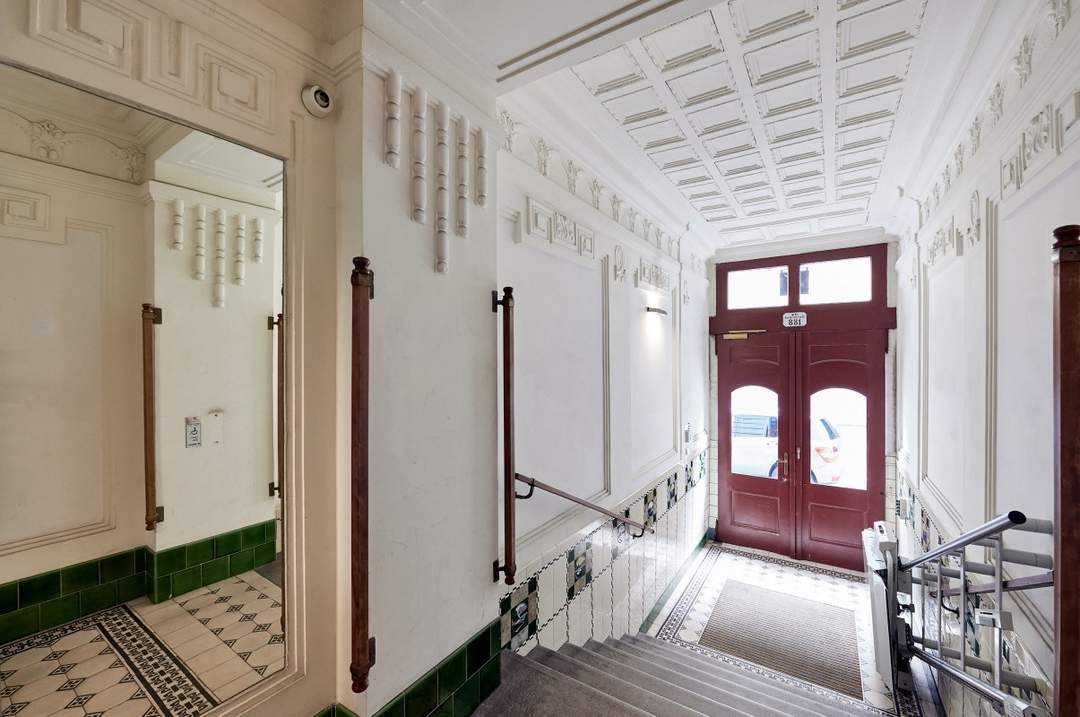 4 %BAR - Langfristige Rendite sichern! Unbefristet vermietete Altbauwohnung