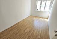 Hier rauscht kein Verkehr, nur die Blätter im Hof! TOP saniert + Hofseitige Terrasse + Viel Grün + Viel Lebensqualität + Absolute Ruhelage + Ideale Raumaufteilung! Besser geht´s nicht! Nicht lange zögern...