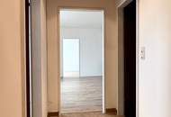 HERZIGE DACHGESCHOSS-WOHNUNG IN RUHIGER LAGE NÄHE WAIDHAUSENPARK