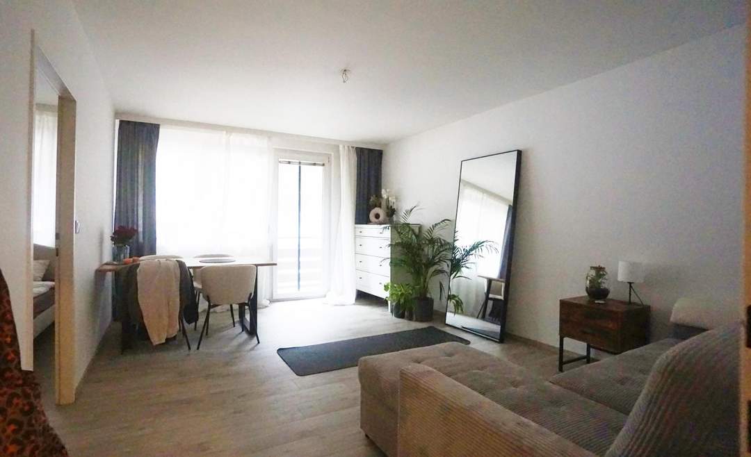 Gut gelegene 2 Zimmer Wohnung mit Balkon und Blick auf den Kapuzinerberg