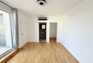 geräumige 2-Zimmer Dachgeschosswohnung mit großer Terrasse und en suite Badezimmer- ab sofort verfügbar