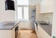 Erstbezug nach Sanierung: Traumhafter 4-Zimmer-Altbau mit moderner Ausstattung