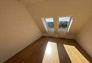 Stilvoll wohnen am Rooseveltplatz: 4-Zimmer-Dachgeschoss mit Terrasse