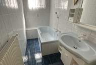 sehr gepflegtes Wohnhaus mit traumhaftem Blick auf die Burg