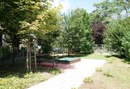 Schöne Zweizimmerwohnung mit gartenseitiger Loggia