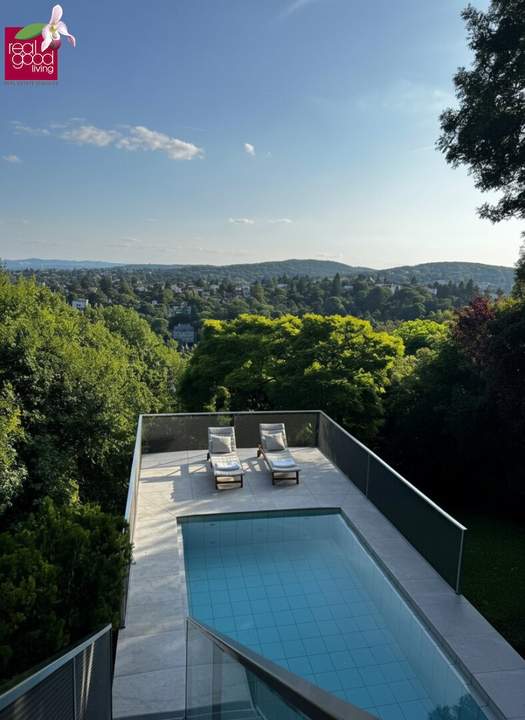 Wohngenuss mit Traumfernblick: Teilmöblierte Traumvilla mit Outdoorpool, Garten, Sauna, Jacuzzi Indoor, Tischtennistisch, etc.