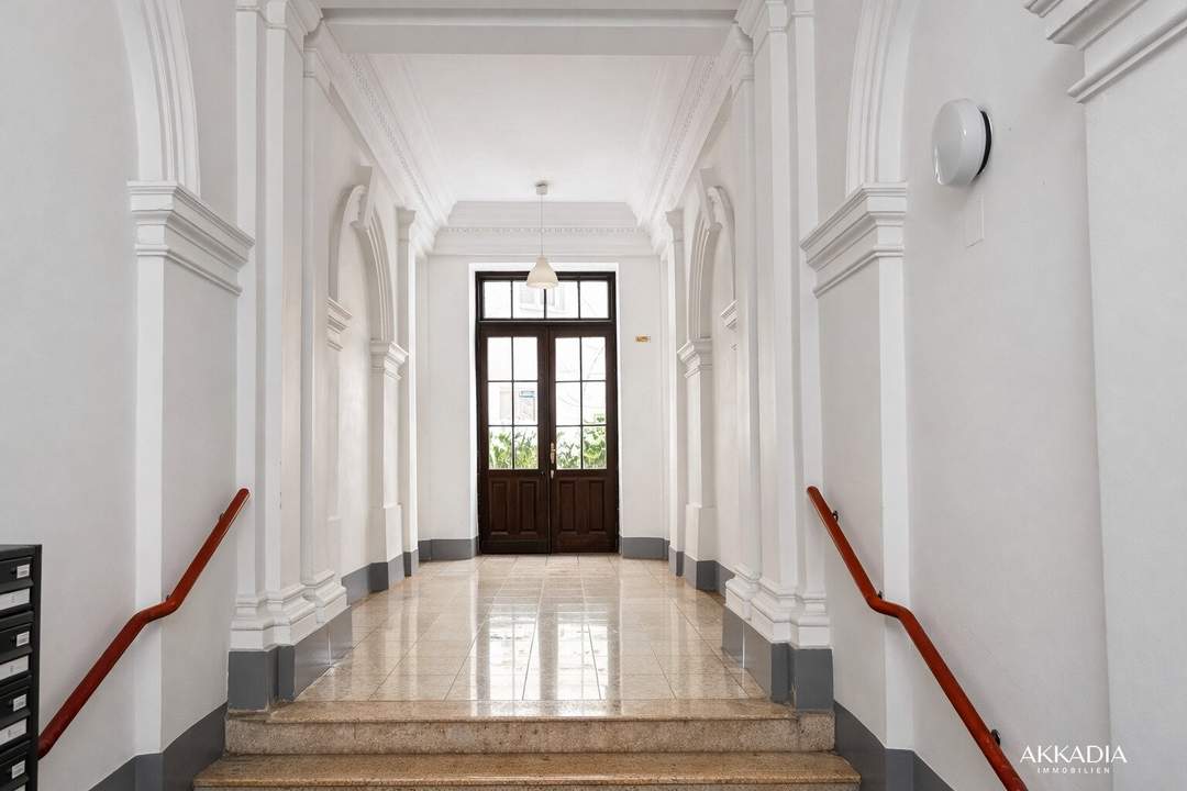 Ruhige Altbauwohnung mit Balkonoption