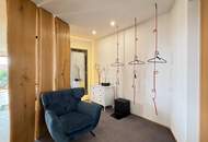 Architektenhaus in sonniger Ruhelage mit Spiral-Weinkeller, Infinity Pool und Burgblick