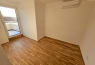 3 Zimmer. 3 Terrassen. Ein Zuhause! Genial - Lebens(t)raum Erfüller im Grünen - Klimaaktiv Bronze! Ab ins Dachgeschoss / Viel Lebensqualität! Wärmepumpe und Solaranlage + Naturnahe Gewässer ums Eck!