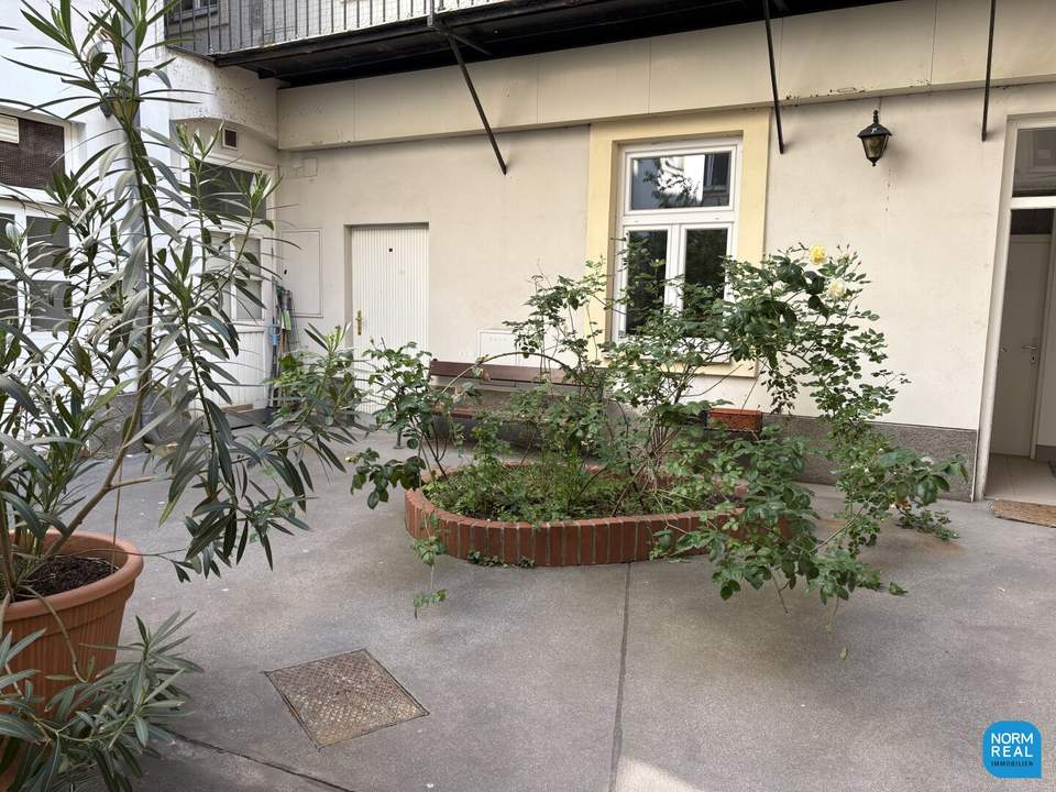 Büro/Ordination Geschäftslokal in Biedermeierhaus