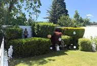 Viel barrierefreier Wohnraum, Platz für gemeinsame Werte und Indoor-Pool // Much barrier-free living-space, room for shared values, and indoor pool //