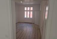 WUNDERSCHÖN SANIERTER 2-ZIMMER-ALTBAU *ERSTBEZUG NACH KATEGORIEANHEBUNG*